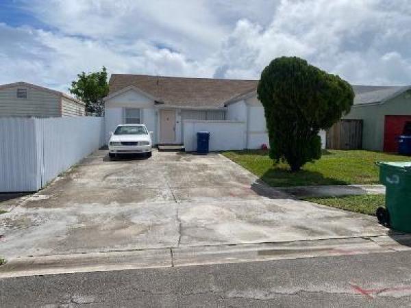 Leslie Patio Homes, 20325 NW 32nd Path, Miami Gardens, Florida 33056, image 3