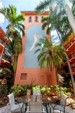 Tennis Club McLoughlin, 640 Tennis Club Dr #309, Fort Lauderdale, Florida 33311, image 1