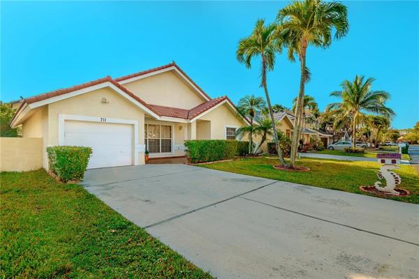 Chapel Pointe, 711 NW 207th Ter, Pembroke Pines, Florida 33029, image 1