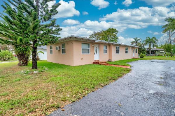 Dania Country Club Estates, 245 NE 1st Ter #1-2, Dania Beach, Florida 33004, image 1