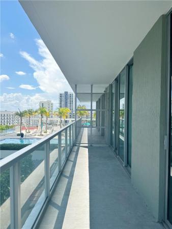 Axis On Brickell North, 1111 SW 1st Ave #1015, Miami, Florida 33130, image 2