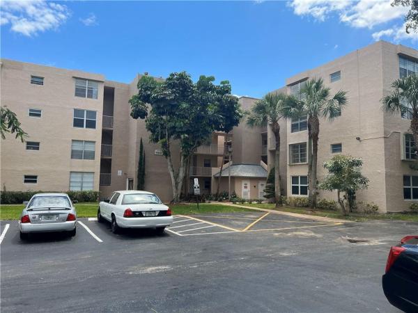 Orchid Tree Of Pine Island Ridge, 9481 Evergreen Pl #105, Davie, Florida 33324, image 1