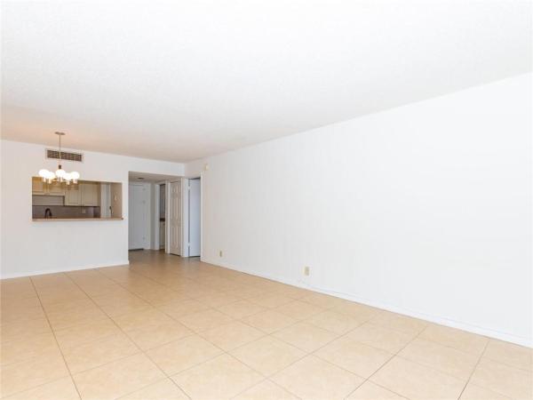 Racquet Club Village, 120 Lakeview Dr #307, Weston, Florida 33326, image 2