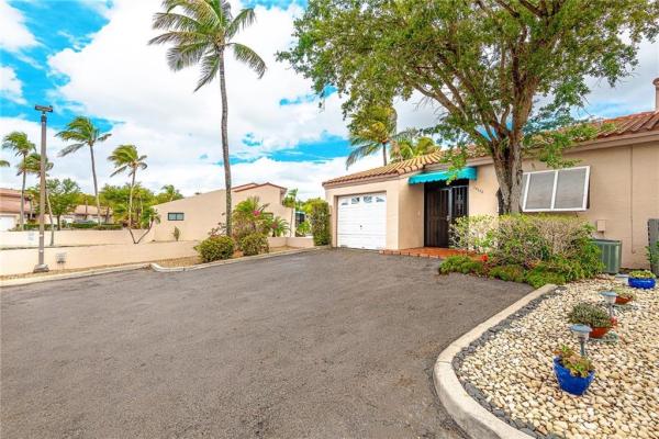Lake Carol, 14632 Balgowan Rd #14632, Miami Lakes, Florida 33016, image 1