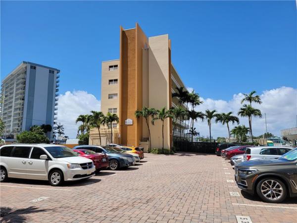 Harbor House East, 9 N Birch Rd #102, Fort Lauderdale, Florida 33304, image 1