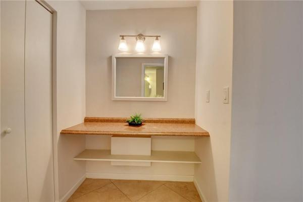 The Lakes Of Deer Creek, 3066 Deer Creek Lake Shore Dr, Deerfield Beach, Florida 33442, image 3