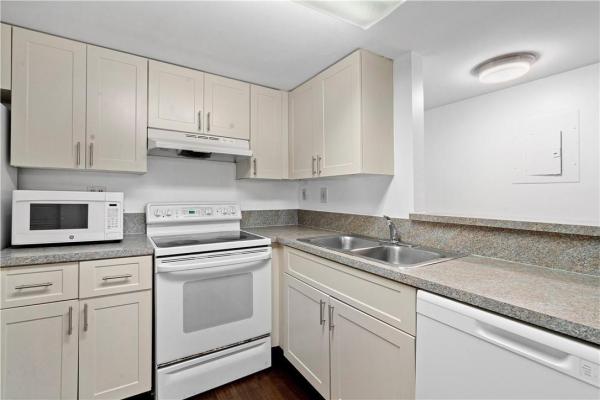 Villas De Venezia, 9995 Nob Hill Ln, Sunrise, Florida 33351, image 2