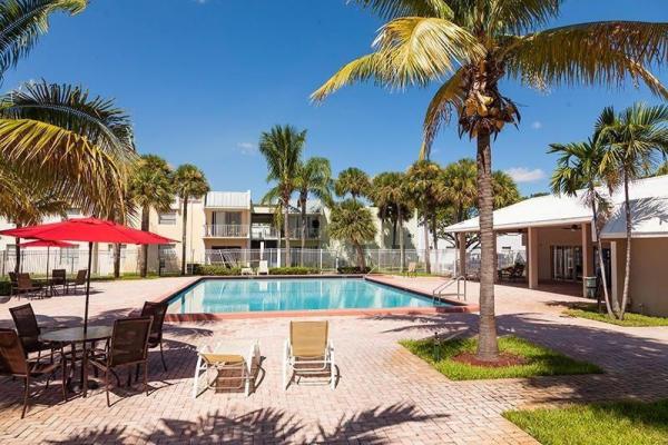 Clear Lake Palms, 405 Executive Center Dr #212, West Palm Beach, Florida 33401, image 3
