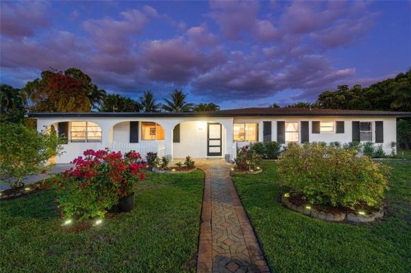 Lake Clarke Isle, 7026 Pine Tree Ln, Lake Clarke Shores, Florida 33406, image 1