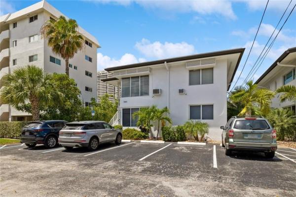 3661 NE 170 St #4, North Miami Beach, Florida 33160, image 2