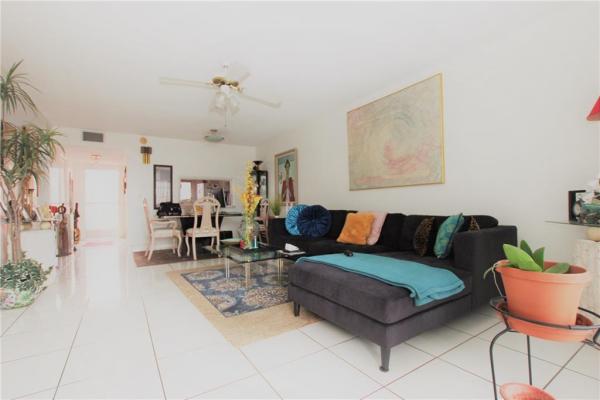 Gulfstream Garden, 215 SE 3rd Ave #406A, Hallandale Beach, Florida 33009, image 1