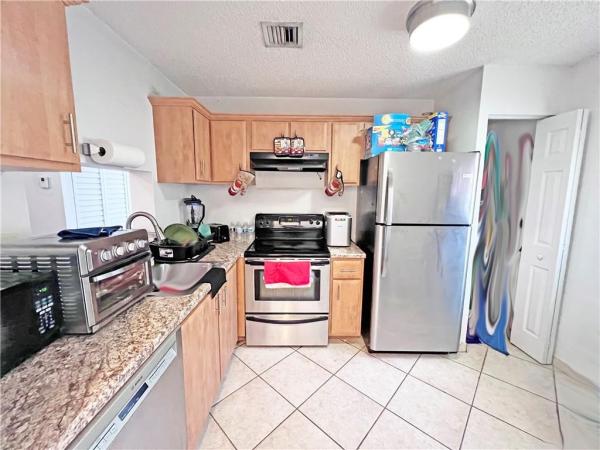 Malibu Club, 118 NW 60th Ave #8-1, Margate, Florida 33063, image 1