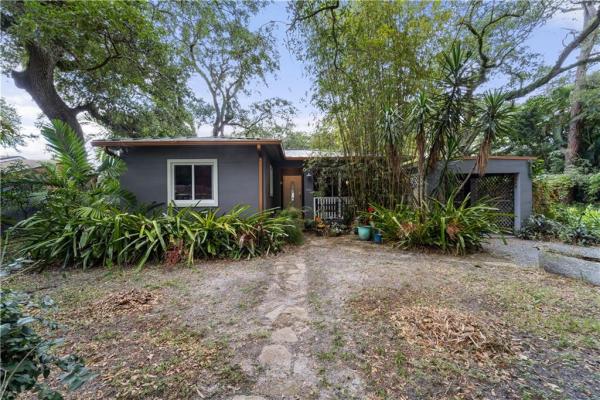 Pleasant Village, 668 NE 161st St, Golden Glades, Florida 33162, image 1