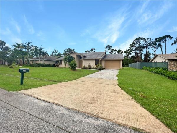 Sandpiper Bay, 2284 SE Seafury Ln, Port St. Lucie, Florida 34952, image 2