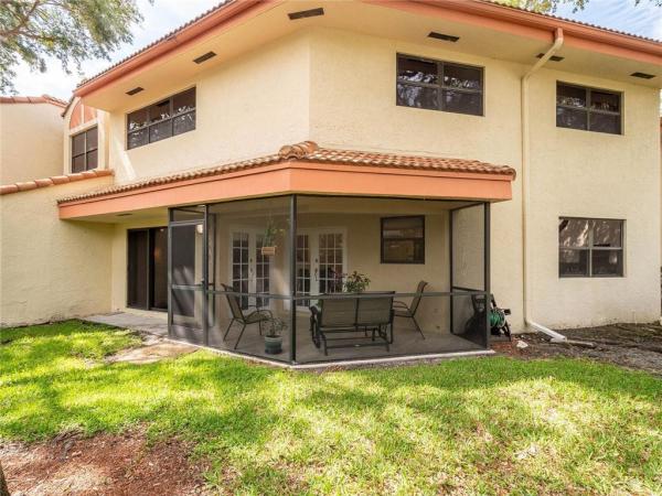 Emerald Oaks, 3406 Emerald Oaks Dr #804, Hollywood, Florida 33021, image 2