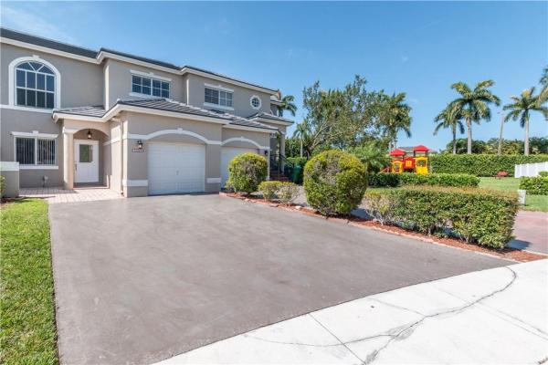Somerset Cove At Vizcaya, 12934 SW 50th St, Miramar, Florida 33027, image 2