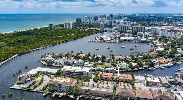 Seminole Lake Townhomes, 2742 NE 14th St #2742, Fort Lauderdale, Florida 33304, image 1