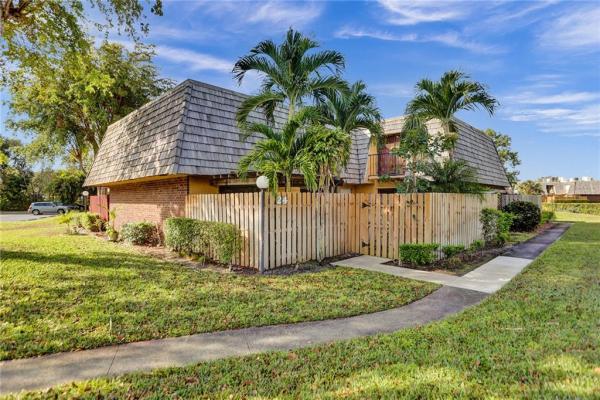 Oakwood Lakes, 3678 Silver Lace Ln #24, Boynton Beach, Florida 33436, image 1