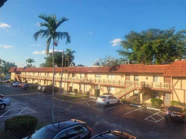 Sandalfoot Squire, 9374 SW 3rd St #716, Boca Raton, Florida 33428, image 3