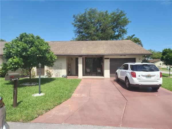 The Meadows Of Crystal Lake, 1580 SW 21st Way, Deerfield Beach, Florida 33442, image 2