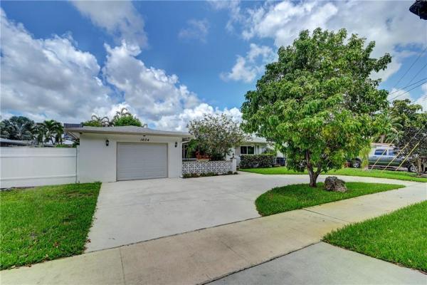 Sunset Isles, 1604 N 27th Ave, Hollywood, Florida 33020, image 1