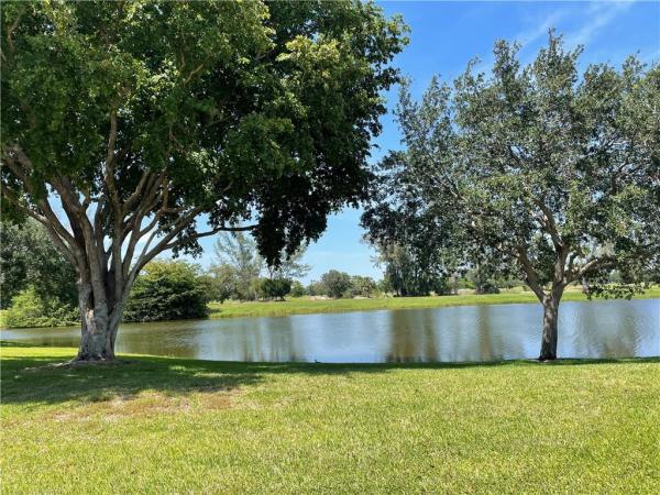 The Landings At Aberdeen, 5606 Parkwalk Cir E, Boynton Beach, Florida 33472, image 2