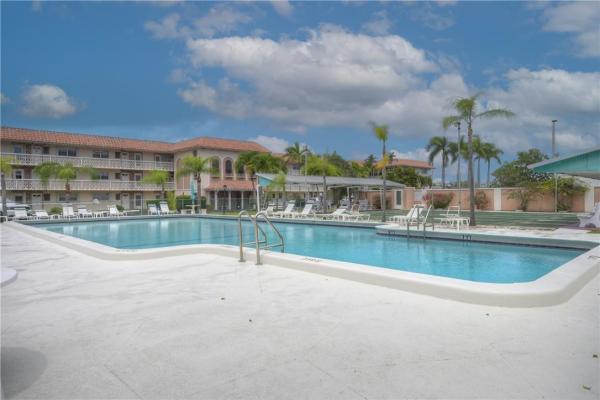Boca Verde East, 400 NE 20th St #A208, Boca Raton, Florida 33431, image 3