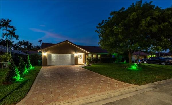 Pine Landing, 10977 NW 14th St, Coral Springs, Florida 33071, image 1