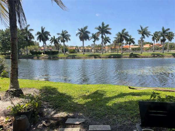 Palm Beach Grande, 1525 Lake Crystal Dr #C, West Palm Beach, Florida 33411, image 1