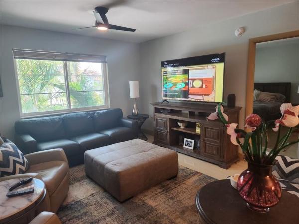 Oakland Grove Village, 669 W Oakland Park Blvd #216B, Oakland Park, Florida 33311, image 1