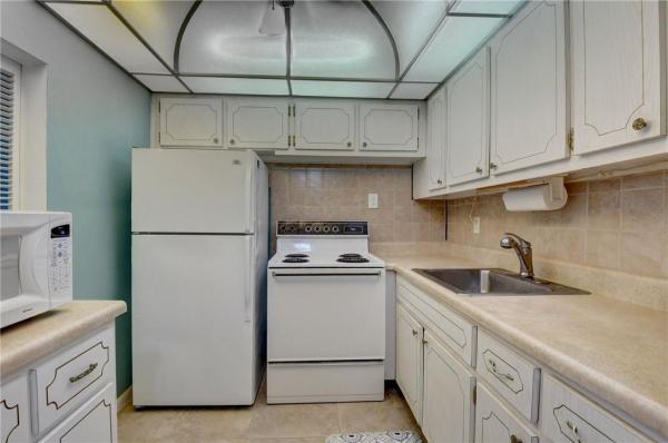 Sterling Village, 800 Horizons W #210, Boynton Beach, Florida 33435, image 2