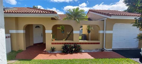 Garden Homes At Country Isles, 1285 Seagrape Cir, Weston, Florida 33326, image 1