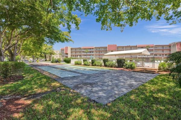 Oriole Golf & Tennis Club 2, 1005 Country Club Dr #103, Margate, Florida 33063, image 1