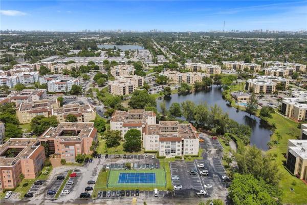 Somerset, 2871 Somerset Dr #316, Lauderdale Lakes, Florida 33311, image 3