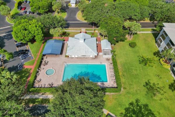 Whitehall Of Pine Island Ridge, 1512 Whitehall Dr #303, Davie, Florida 33324, image 3
