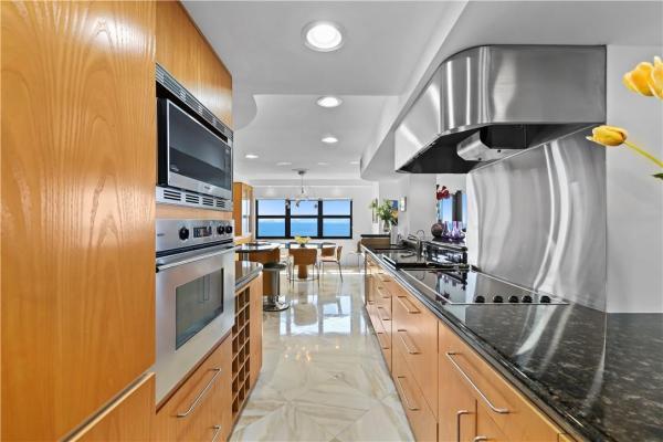 Sea Ranch Club C, 4900 N Ocean Blvd #1221, Lauderdale By The Sea, Florida 33308, image 2