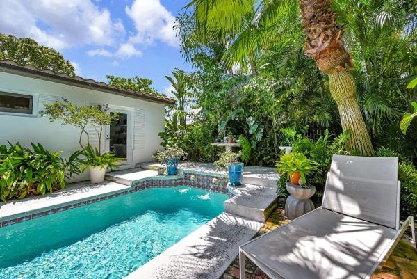 Victoria Courts, 721 NE 17th Rd, Fort Lauderdale, Florida 33304, image 1