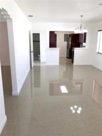 Beacom Manor, 540 Beacom Blvd, Miami, Florida 33135, image 1