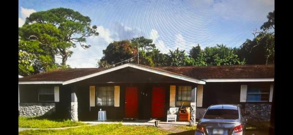 Silver Lake Park, 806 N Lake Dr, Fort Pierce, Florida 34982, image 1