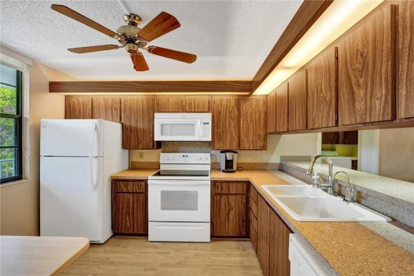 Whitehall 2 Of Pine Island Ridge, 1707 Whitehall Dr #306, Davie, Florida 33324, image 3