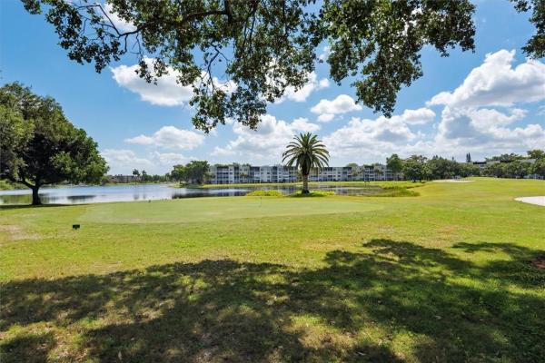Poinciana Place Of Pine Island Ridge, 9480 Poinciana Pl #207, Davie, Florida 33324, image 2