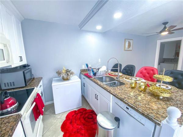Village Of Sandalwood Lakes, 3903 39th Way, West Palm Beach, Florida 33407, image 3