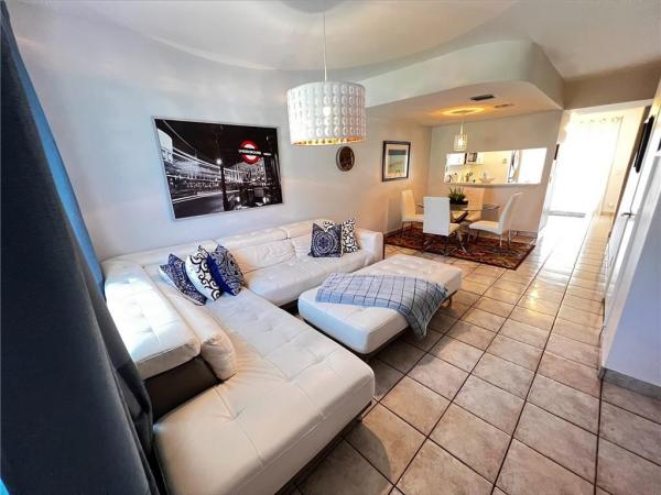 Coconuts, 255 Mallory Ct, Weston, Florida 33326, image 1