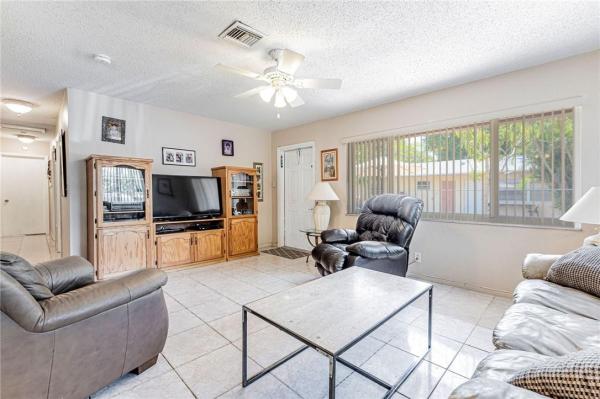Central Oakland Park, 565 NE 35th St, Oakland Park, Florida 33334, image 1