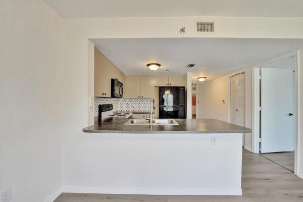Tangerine Of Pine Island Ridge, 9470 Tangerine Pl #210, Davie, Florida 33324, image 2