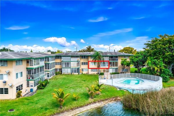 Bowling Green, 5480 NW 11th St #207, Plantation, Florida 33313, image 3
