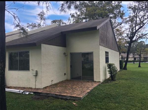 Villager Townhomes, 657 NW 47th St, Deerfield Beach, Florida 33064, image 3