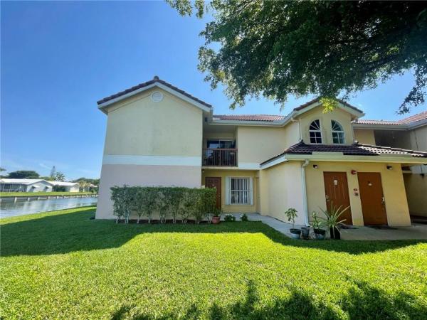 South Palm Place, 7640 Westwood Dr #401, Tamarac, Florida 33321, image 1