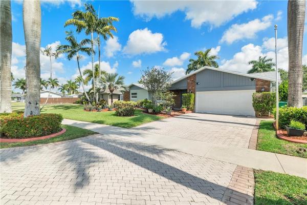 Orange Tree Lakes, 12861 SW 11th Pl, Davie, Florida 33325, image 3