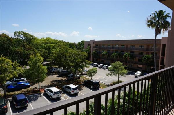 Sunrise Lakes 4, 10444 NW 30th Ct #404, Sunrise, Florida 33322, image 1